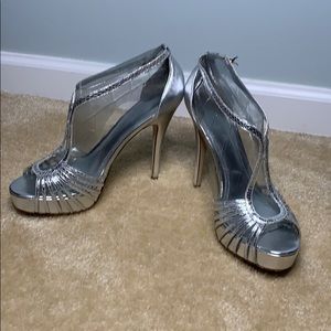 Gopie Size 10 Silver Heels